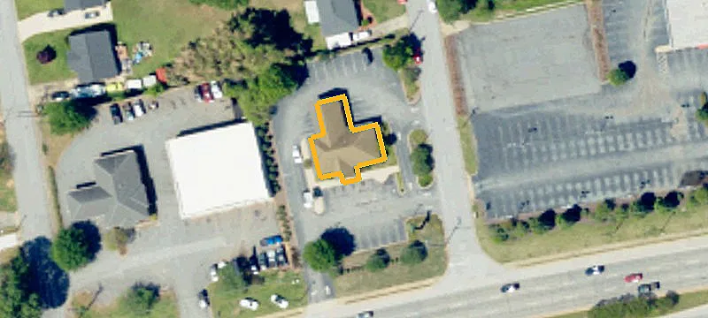 516 Wade Hampton Blvd