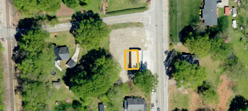 15608 Hwy 221
