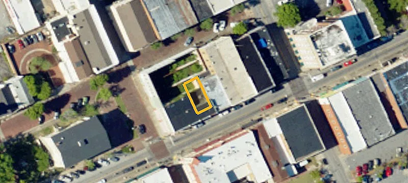 1207 Main St