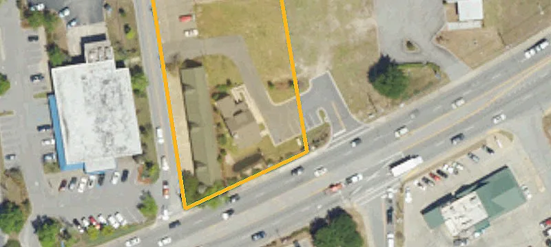702 Main St