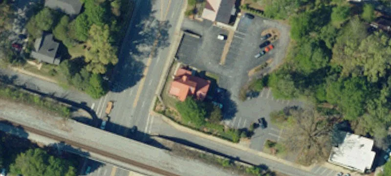 600 College Ave