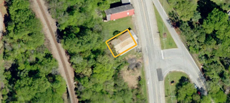 15884 Hwy 221