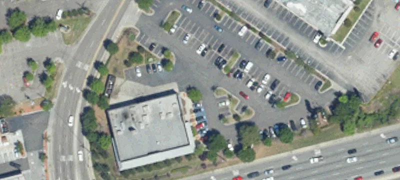 1370 Main St
