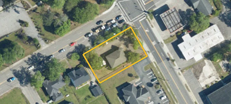 1521 Main St