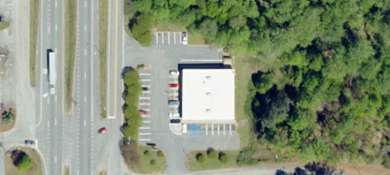100 Walnut Ln