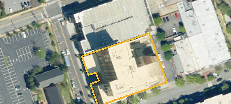 942 Main St