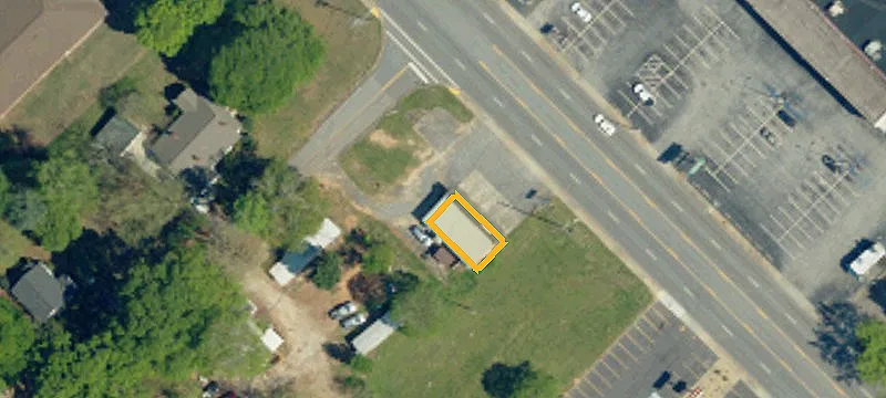 902 Main St