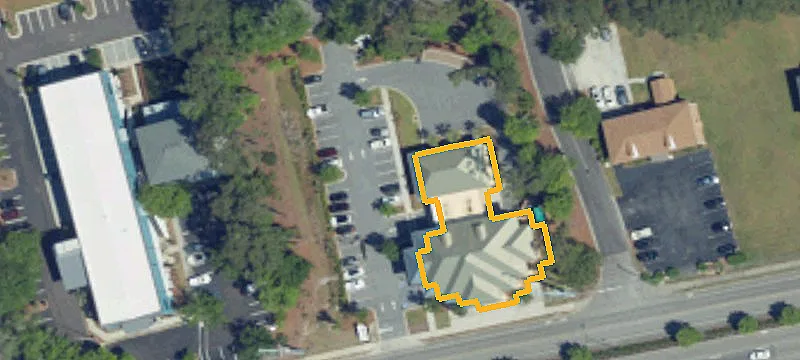 930 Johnnie Dodds Blvd