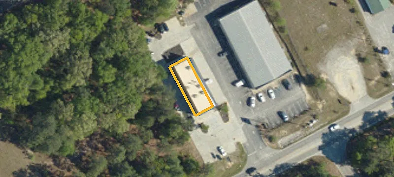 2558 Main St