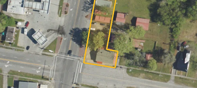 7621 Side Main St