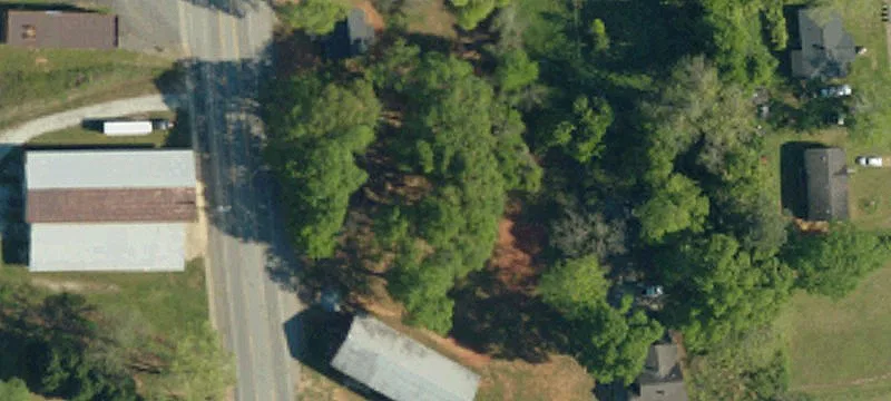 402 Es 1st St
