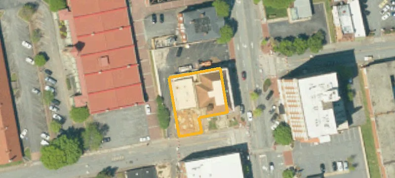 401 Main St