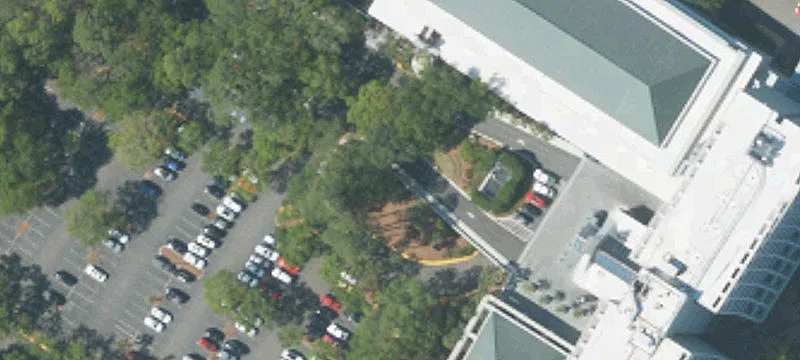 1 Hotel Cir