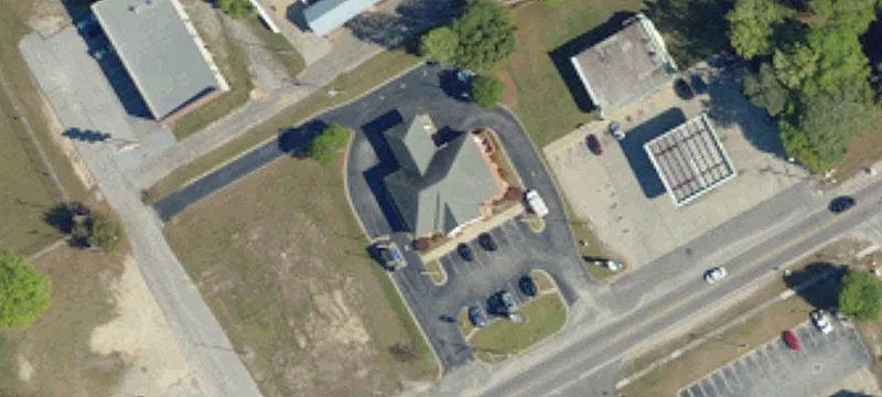 2464 Main St