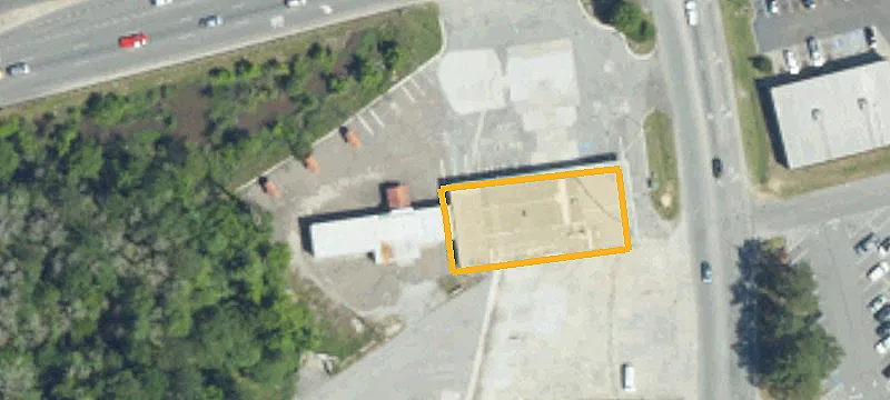 1571 Main St