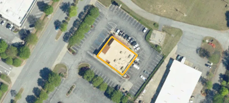 1 Market Pt Dr