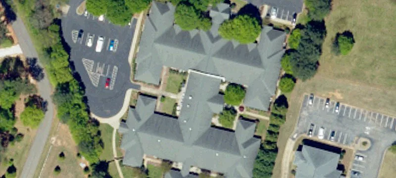 201 Edgebrook Dr