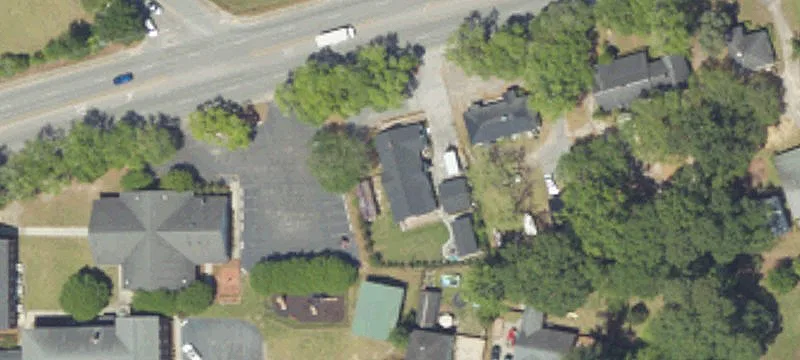 202 Live Oak Dr