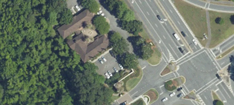 4 Hampton Hall Blvd