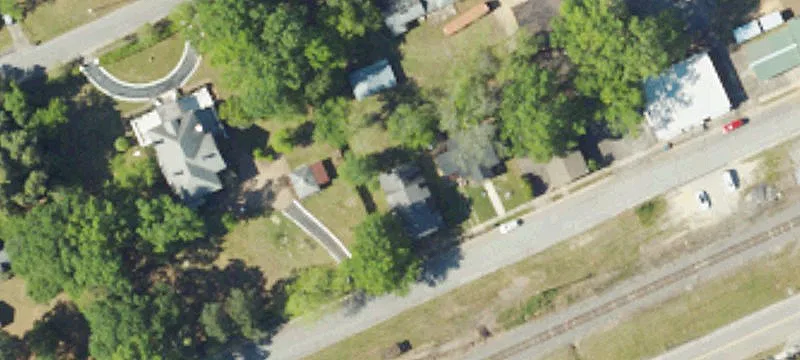 541 Railroad Ave