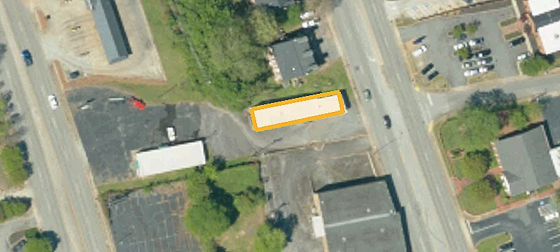 1005 Main St