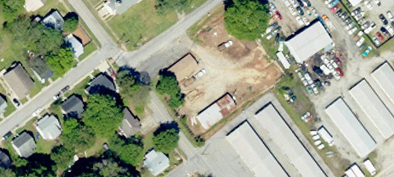 301 Woodside Ave