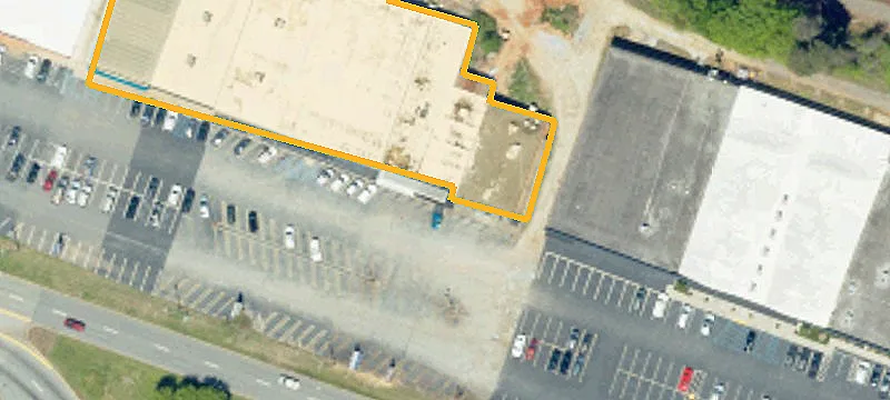2033 Main St