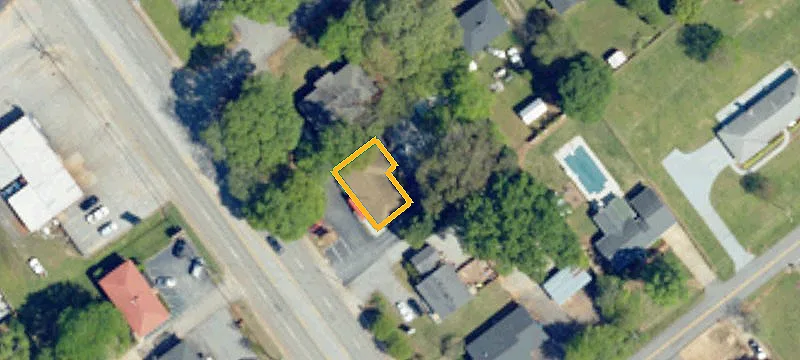704 Main St