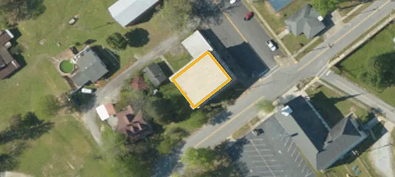 16 Main St