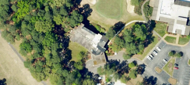 901 Houndslake Dr
