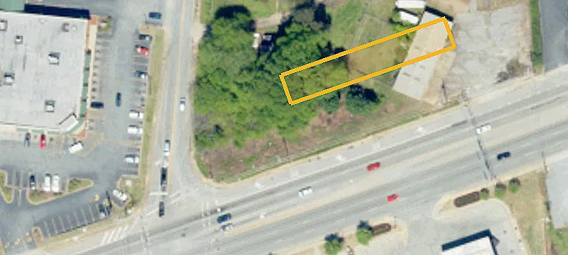 2390 Reidville Rd