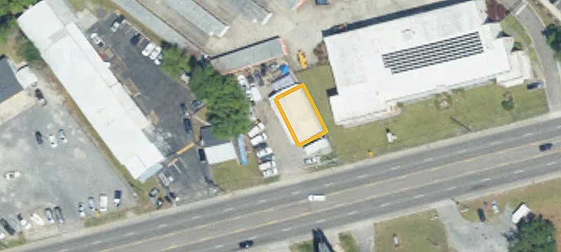 2032 Main St