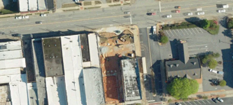 222 En 1st St