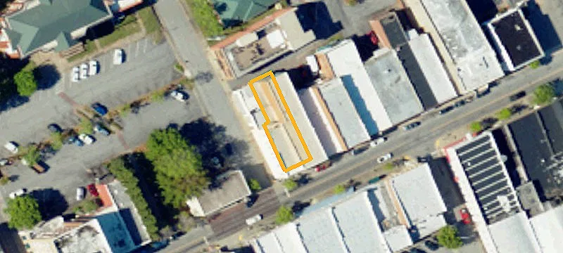 1403 Main St