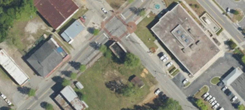 998 Russell St