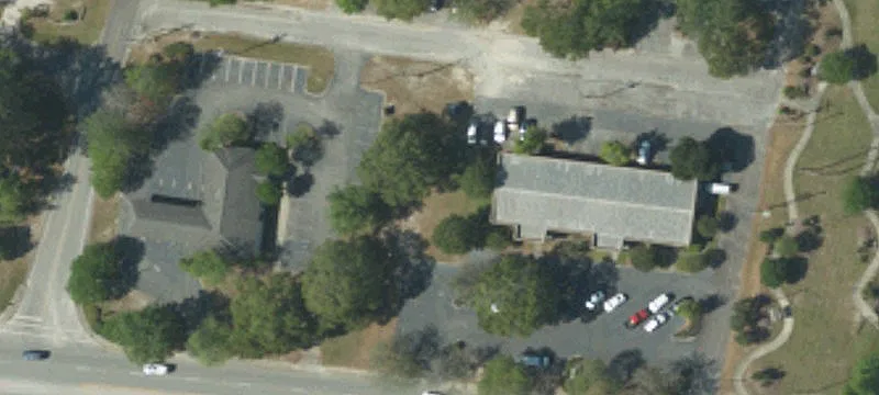 215 Robertson Blvd