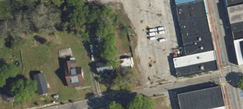 136 Laurel St