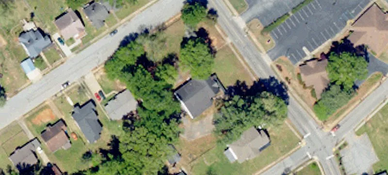 1030 Edgefield St