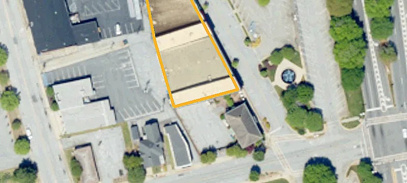 418 Main St