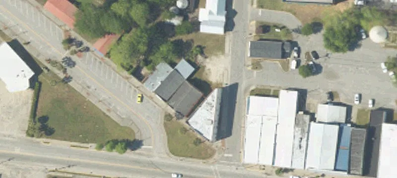 33 Railroad Ave
