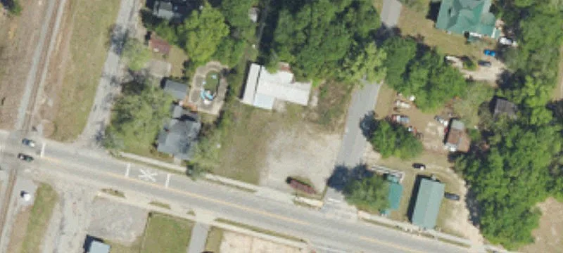 305 2nd St