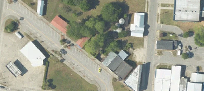 25 Railroad Ave