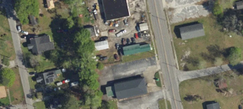 900 Main St