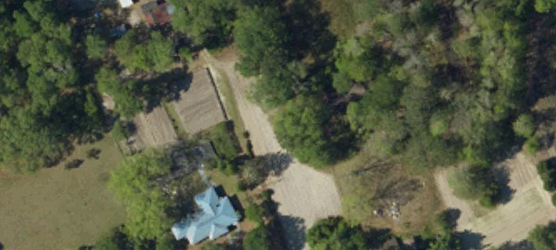 902 Sniders Hwy