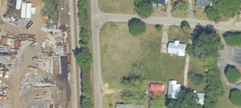 Railroad Ave