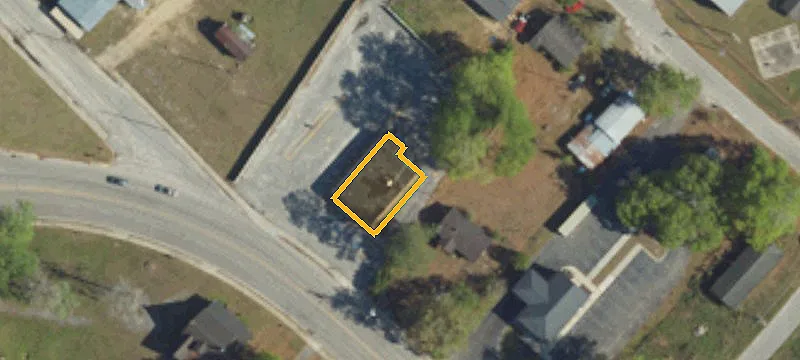 206 Nichols St
