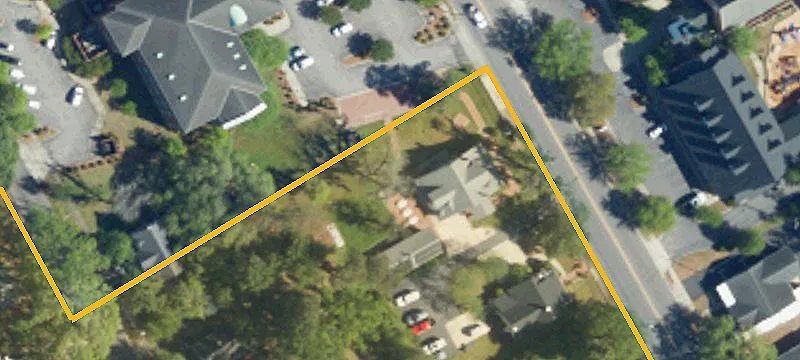 707 Main St