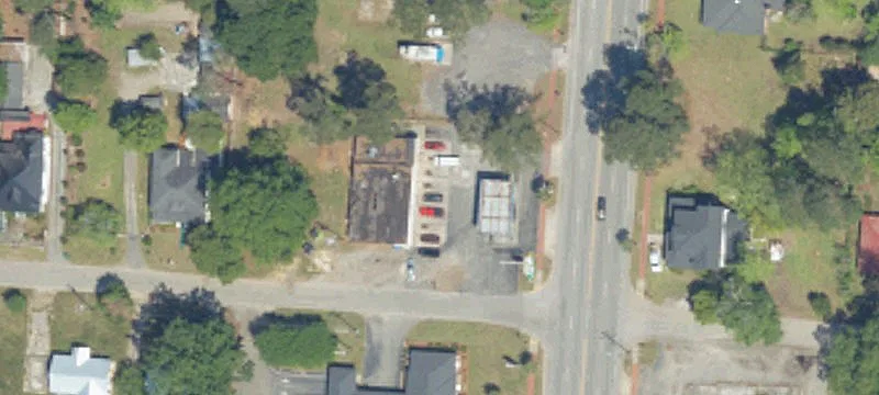 300 Main St
