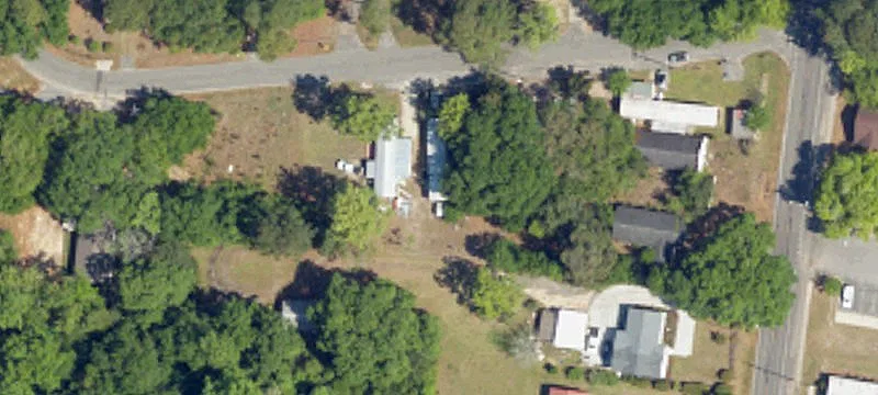 813 Lakeside Dr