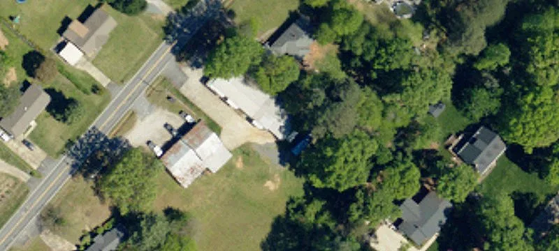 300 Twin Lks Rd